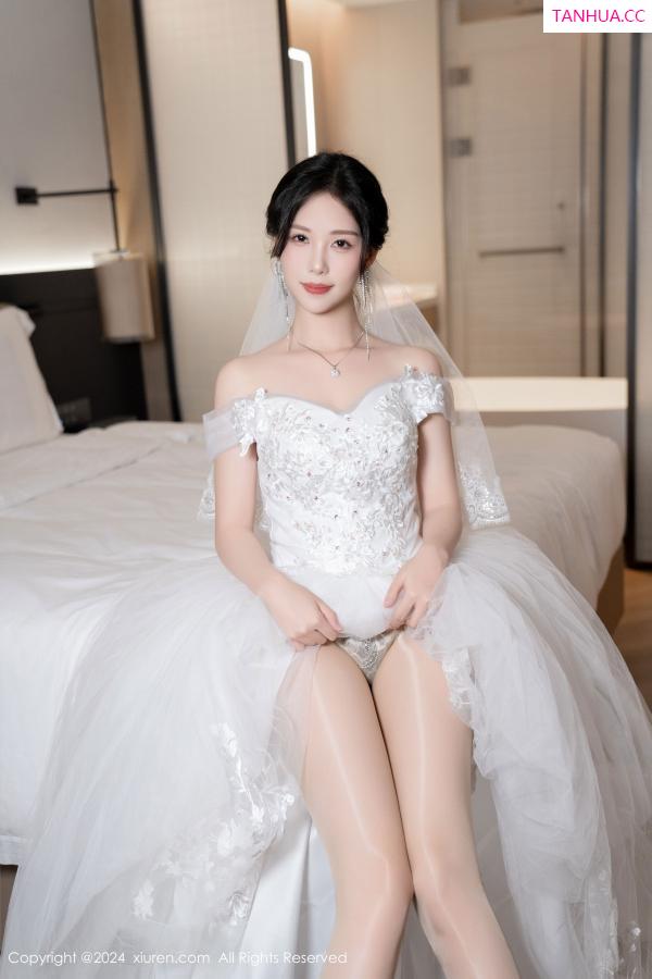 陈若依 抖娘利世 [XiuRen]高清写真图 2024.08.09 No.8998 利世 丝袜美腿第32张图片